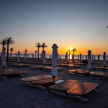 White Tower - Private Studio 106 Mamaia Ngoại thất bức ảnh