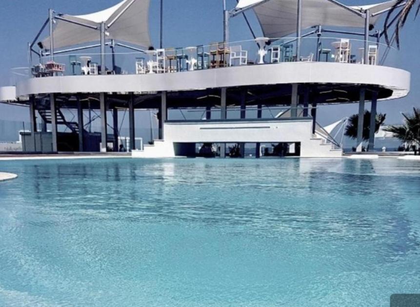 White Tower - Private Studio 106 Mamaia Ngoại thất bức ảnh