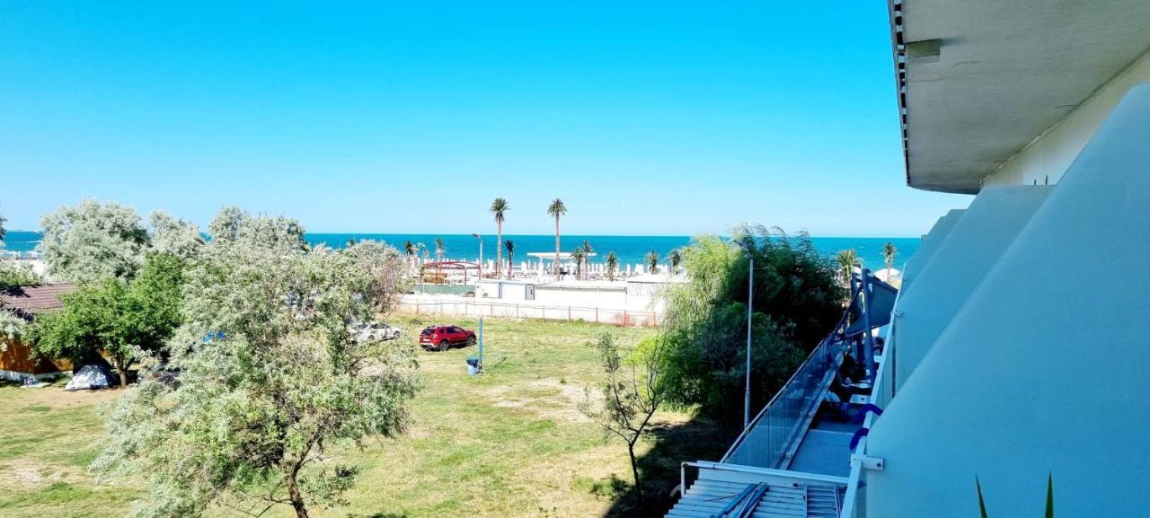 White Tower - Private Studio 106 Mamaia Ngoại thất bức ảnh