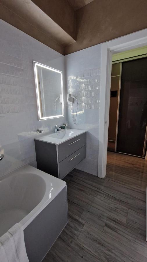 White Tower - Private Studio 106 Mamaia Ngoại thất bức ảnh