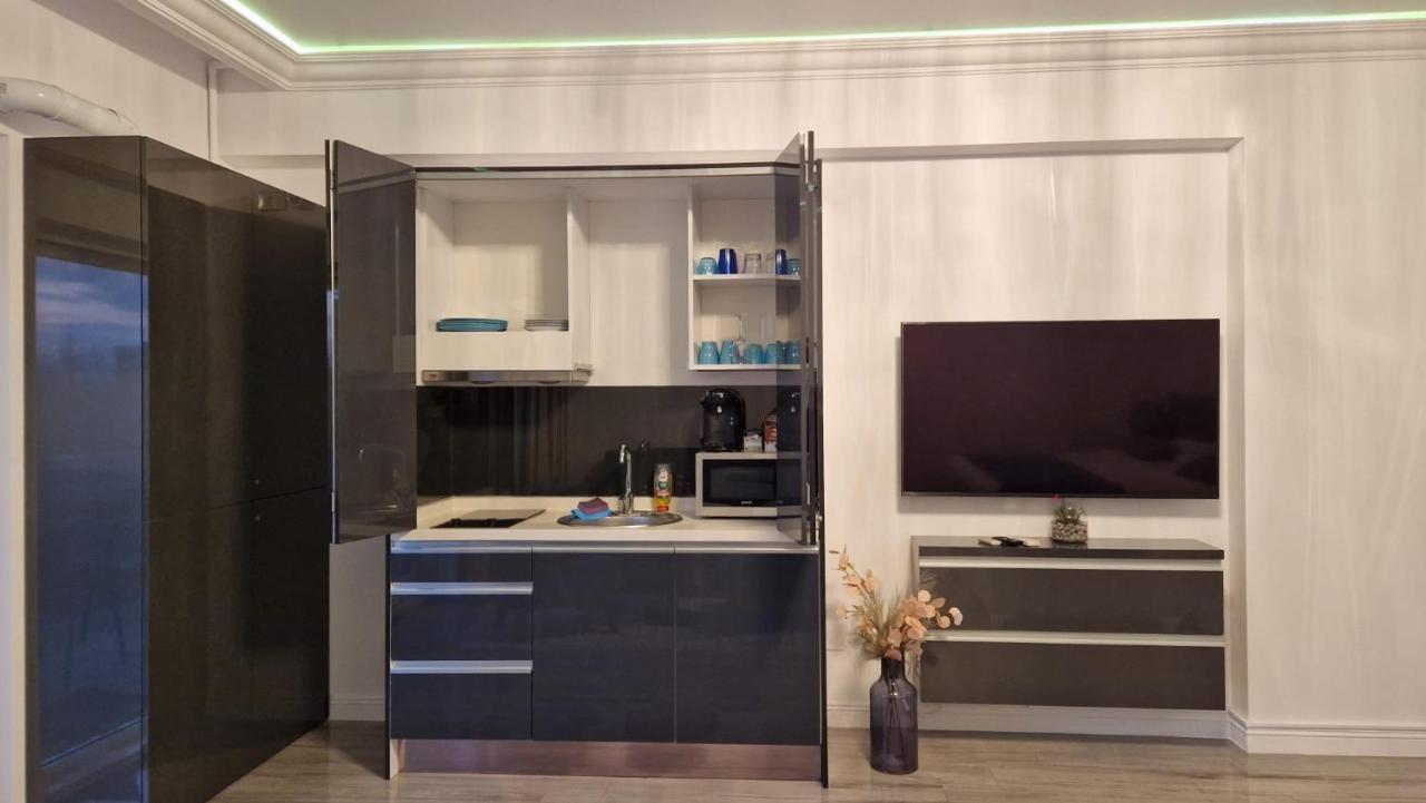 White Tower - Private Studio 106 Mamaia Ngoại thất bức ảnh