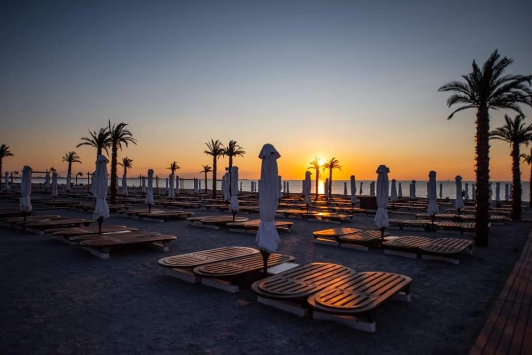 White Tower - Private Studio 106 Mamaia Ngoại thất bức ảnh